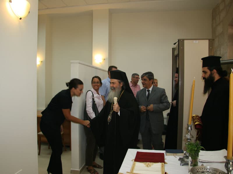 His Beatitude entering the new room of the Consulate