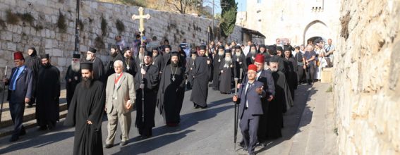 The march of the Members of the Holy Sepulcher to Gethsemane