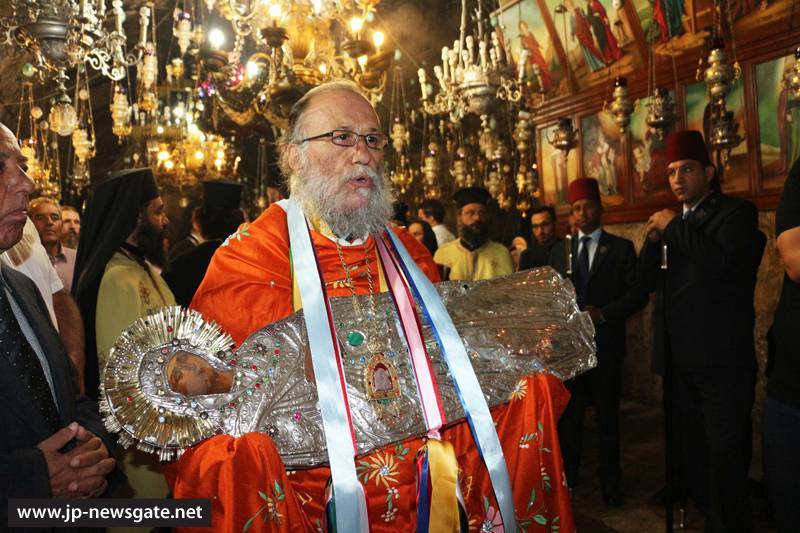 Archbishop Dorotheos of Avila carries the icon in Gethsemane